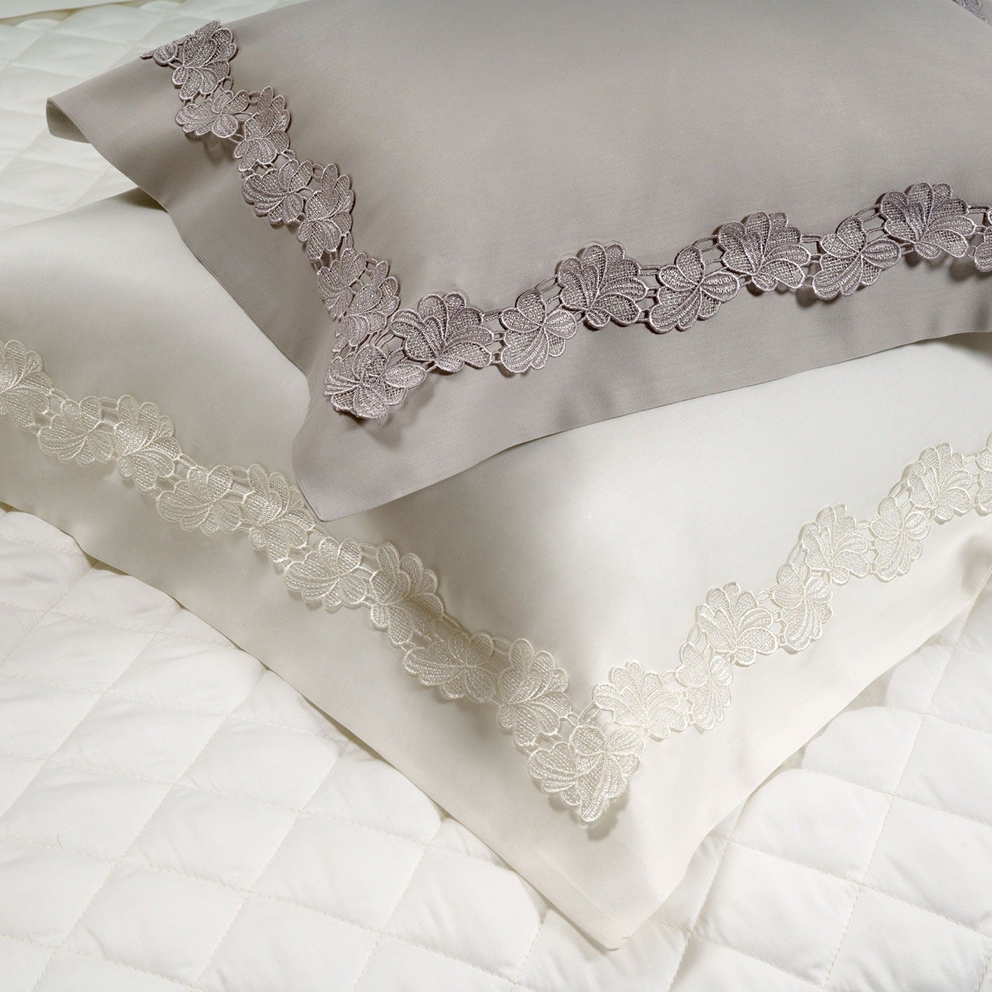 Completo lenzuola matrimoniale Aura Pizzo Dea Luxury Linens