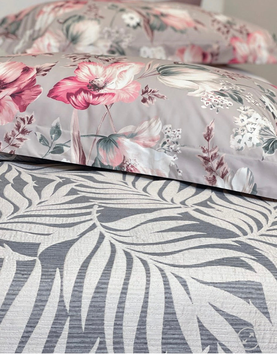 Copriletto jaquard Ludovica Svad con motivo a foglie var. Antracite