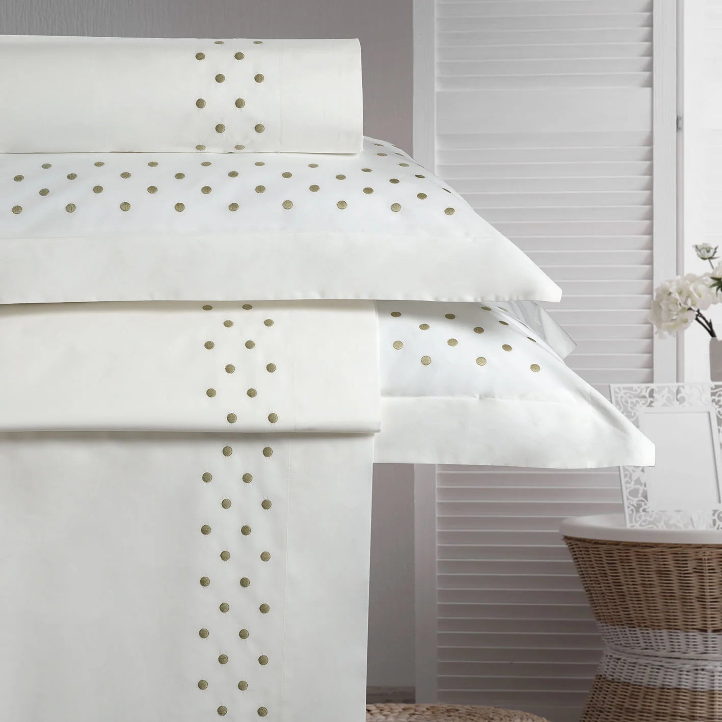 Completo letto ricamato Pois Dea Home Collection var. 30 verde