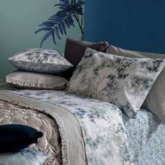 Completo letto matrimoniale color azzurro nebbia - Flora - Riviera | Carillo Home